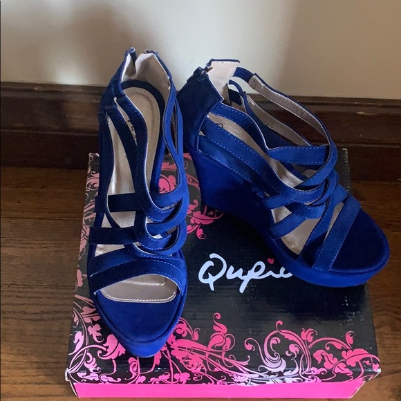 Brand new blue suede platform wedge heels. Size 8! - Picture 2 of 3